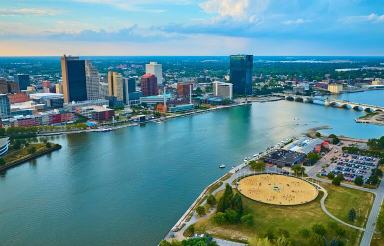 Aerial photo of Toledo Ohio with a river and skyscrapers